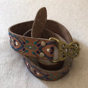 NEW CONDITION Lucky Brand embroidered belt